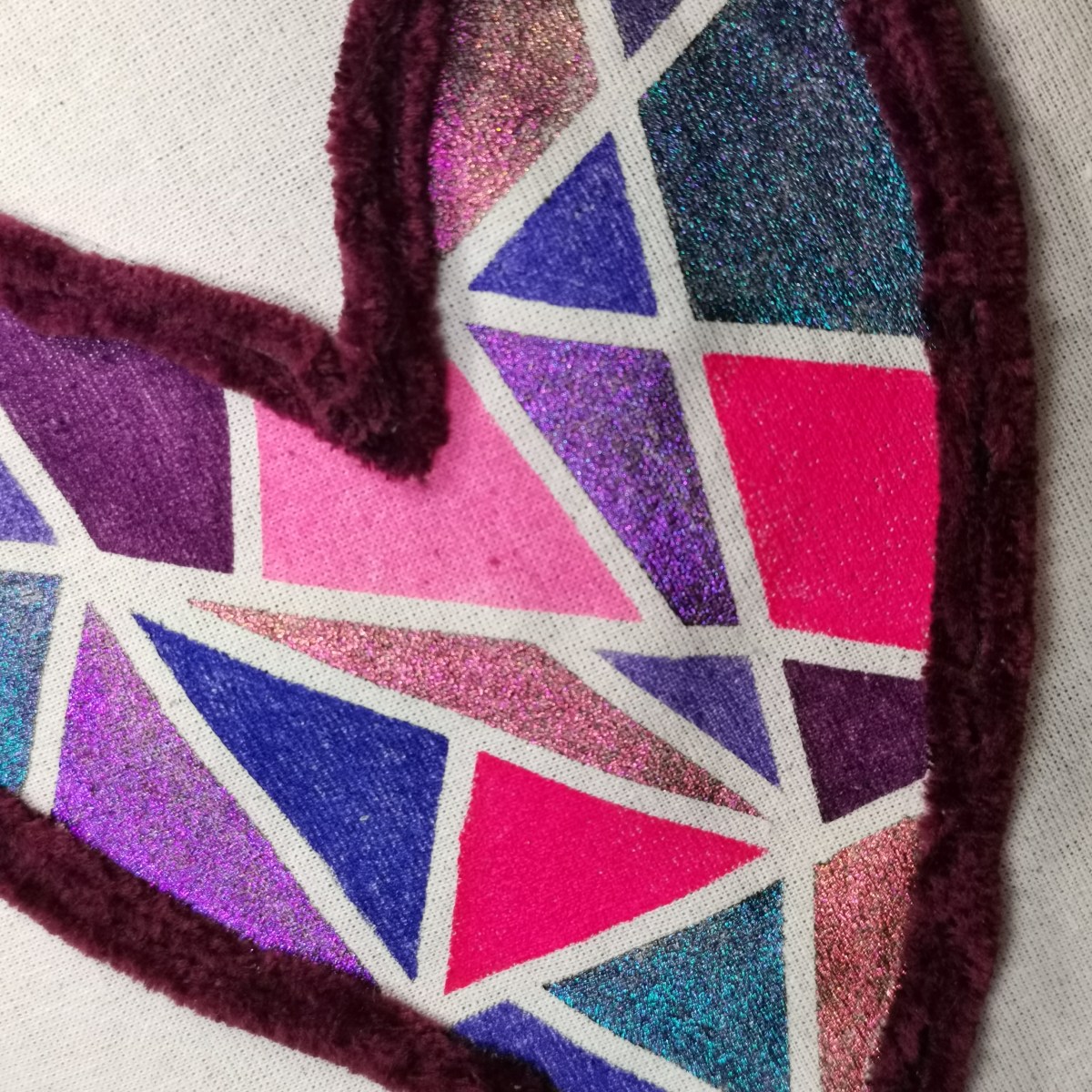 Valentine’s Day ideas? Try this heart canvas art&nbsp;tutorial.